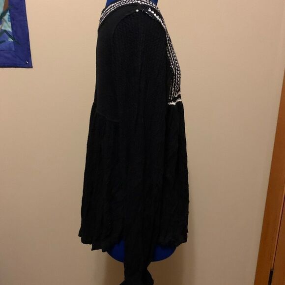 Free People Black Crochet Detail Long Sleeve Tunic Top Bohemian Style - Picture 4 of 7